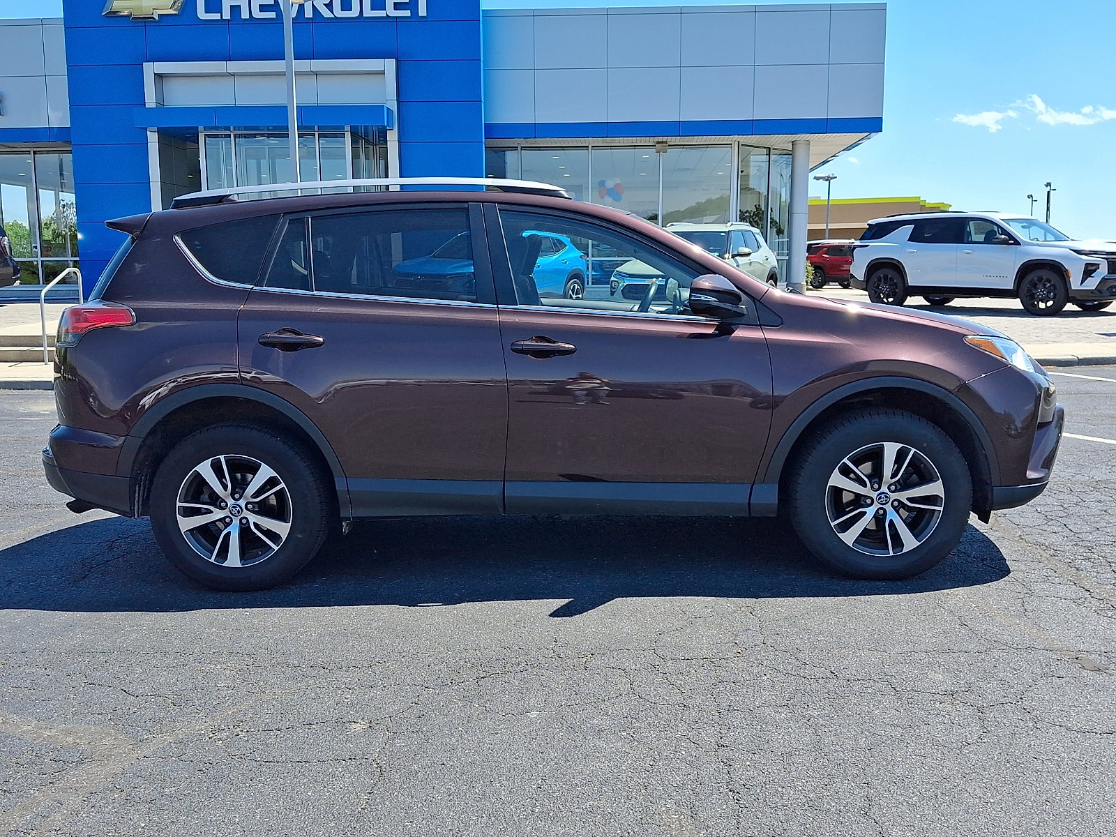 Used 2018 Toyota RAV4 XLE AWD/4WD image 7
