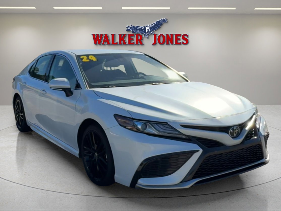 Used 2024 Toyota Camry XSE image 3