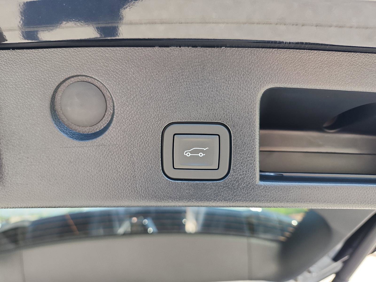 New 2026 GMC Terrain AT4 w/ Convenience Package III image 9