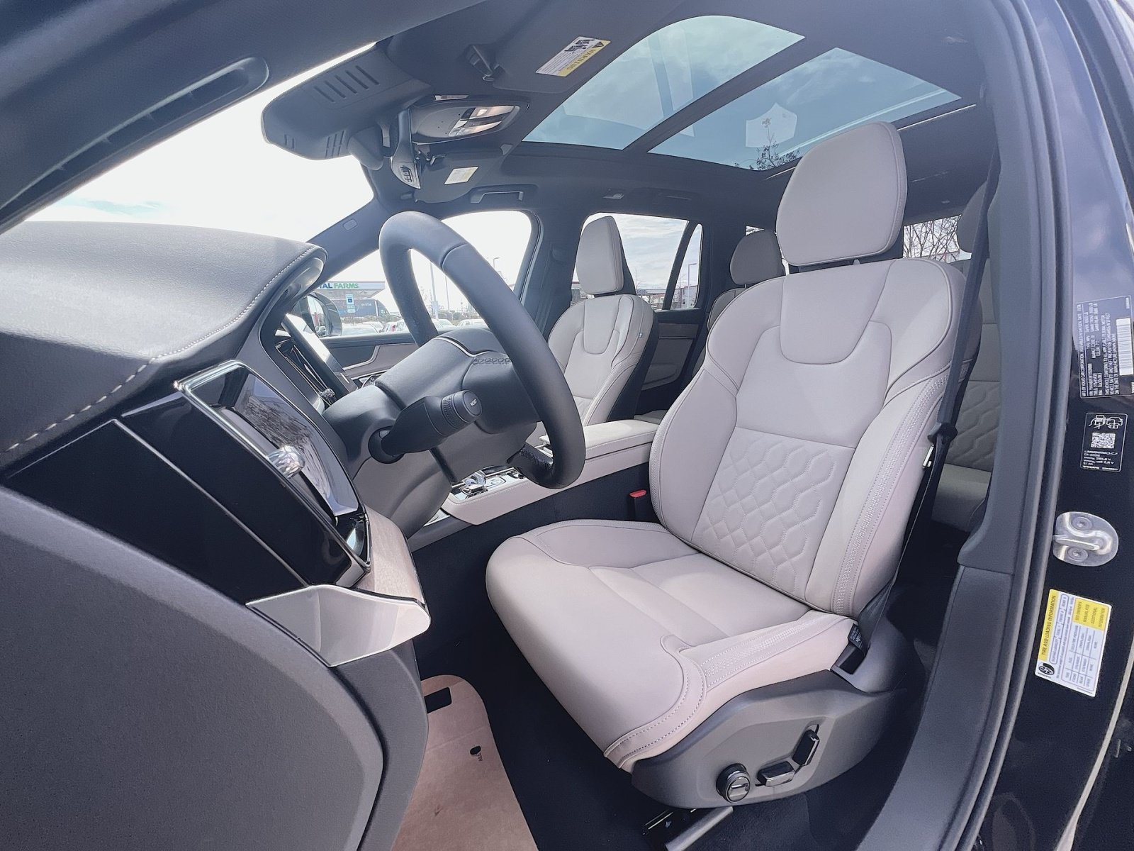New 2026 Volvo XC90 T8 Core w/ Protection Package Premier AWD/4WD image 21