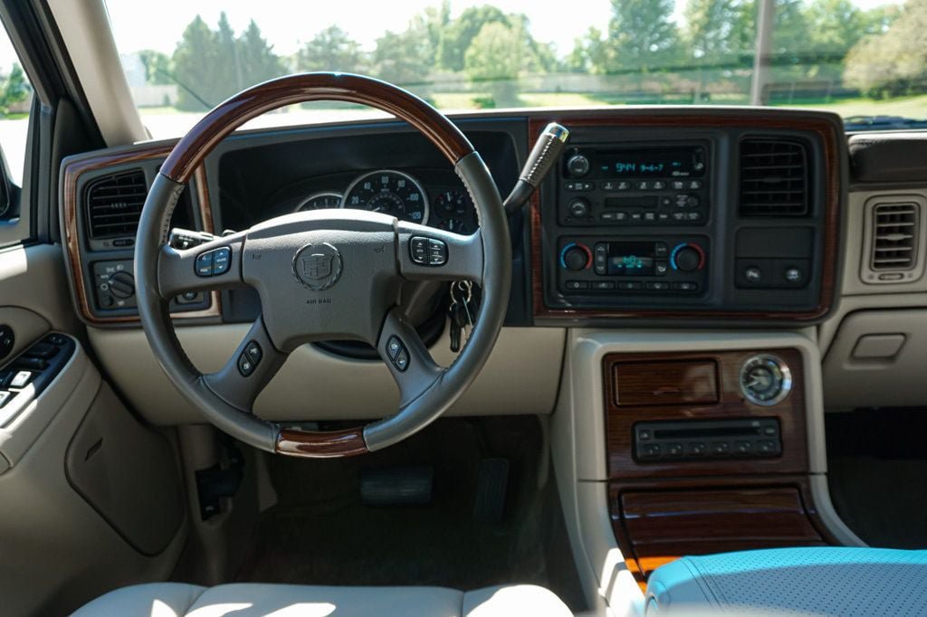 Used 2003 Cadillac Escalade AWD image 28