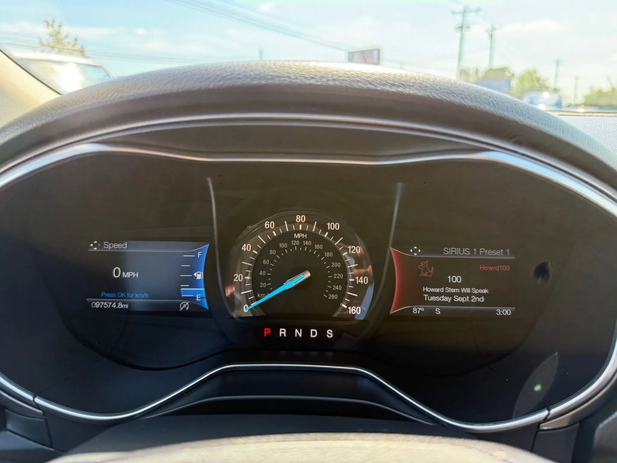 Used 2017 Ford Fusion SE w/ Fusion SE Technology Package image 25