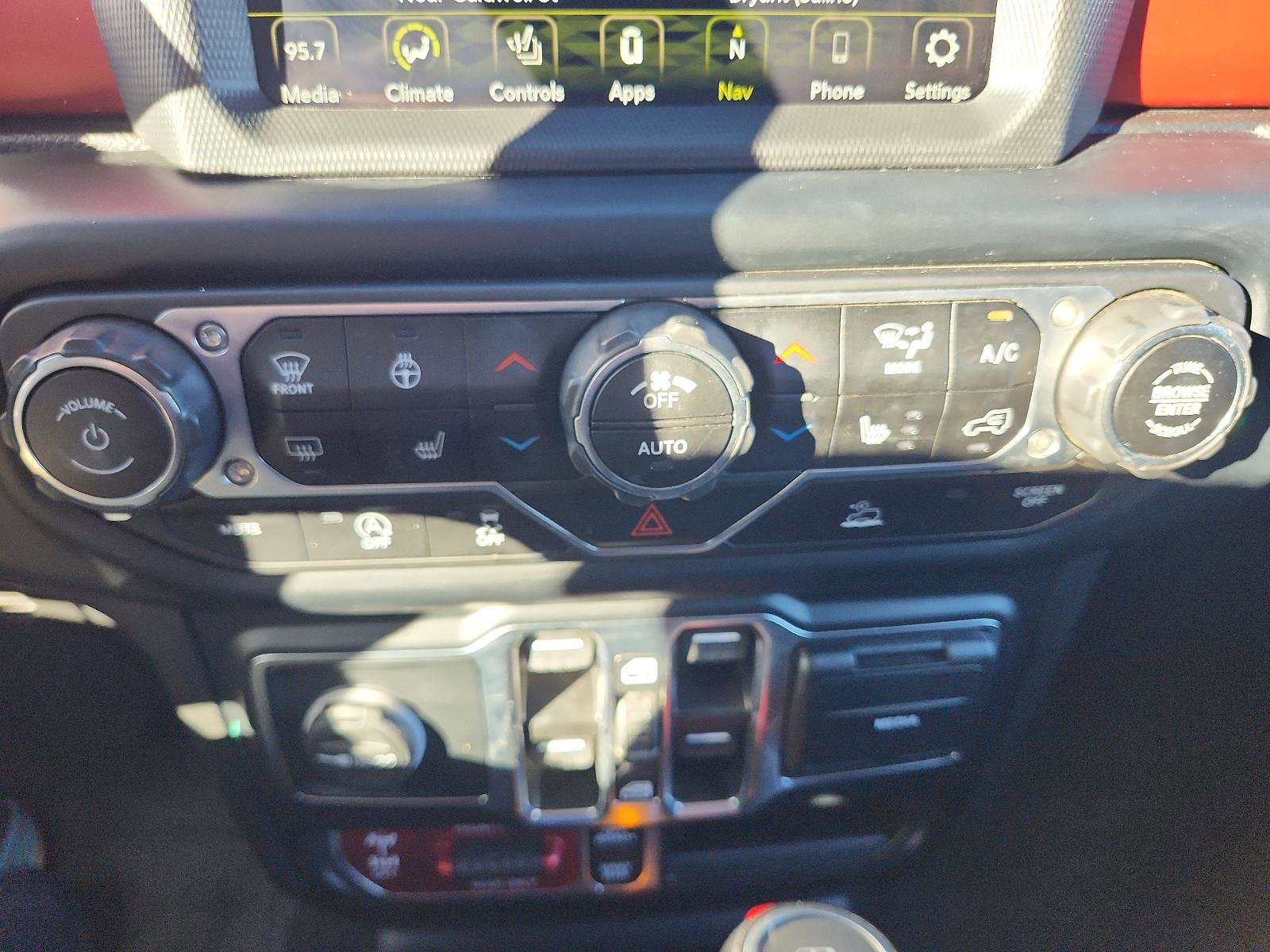 Used 2023 Jeep Gladiator Rubicon w/ LED Lighting Group image 17