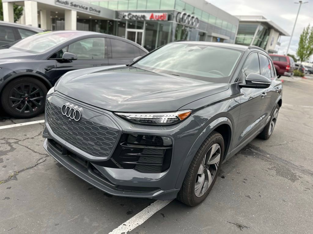 Used 2025 Audi Q6 e-tron Premium Plus image 3