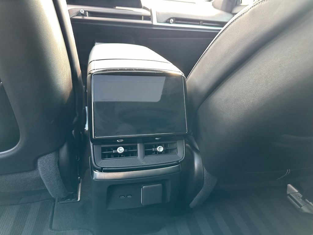 Certified 2026 Cadillac Vistiq Luxury AWD/4WD image 27