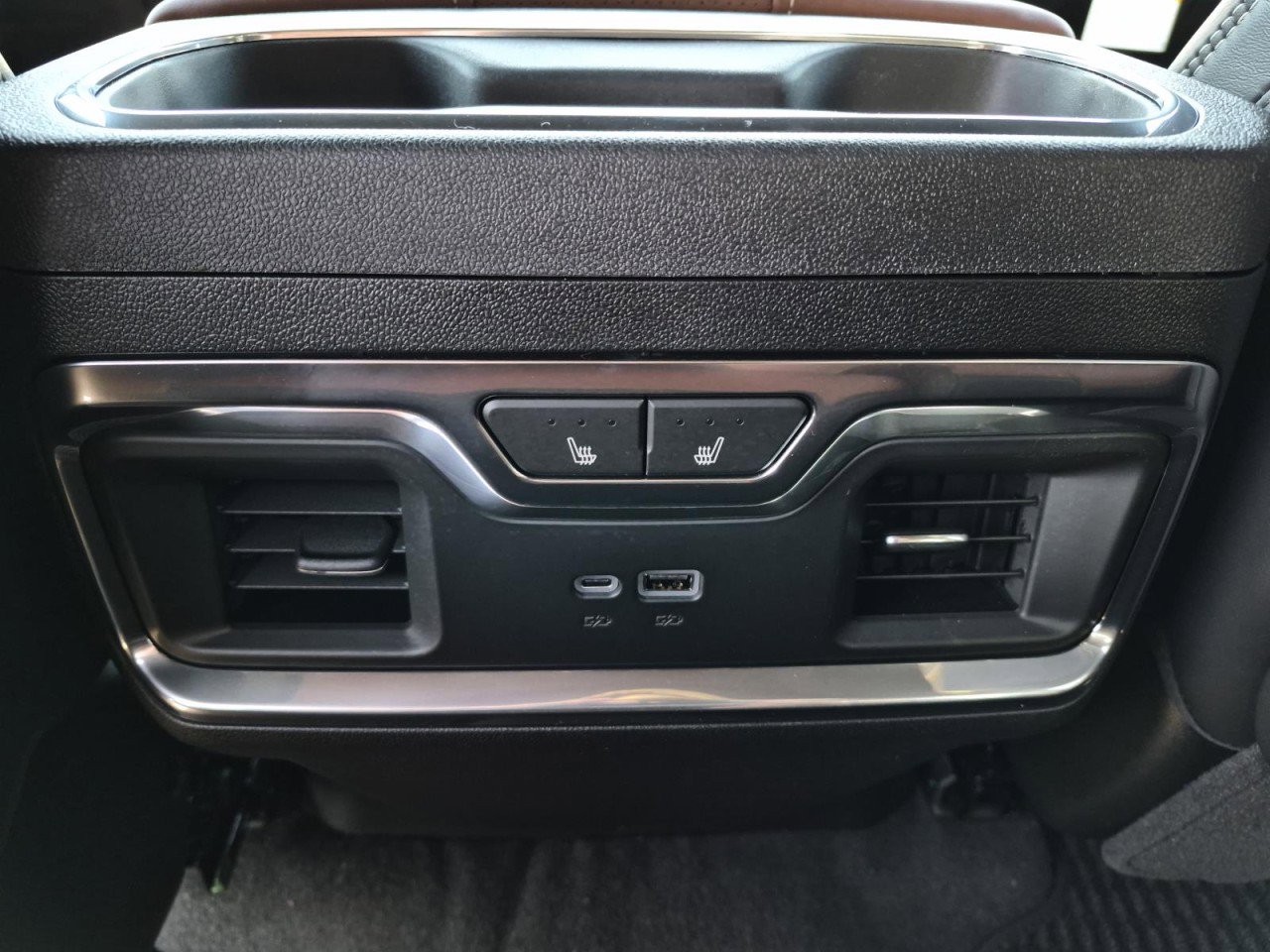 New 2026 GMC Sierra 3500 Denali Ultimate image 14