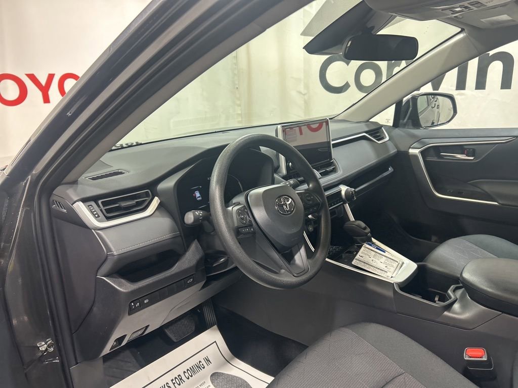 Used 2025 Toyota RAV4 XLE image 22