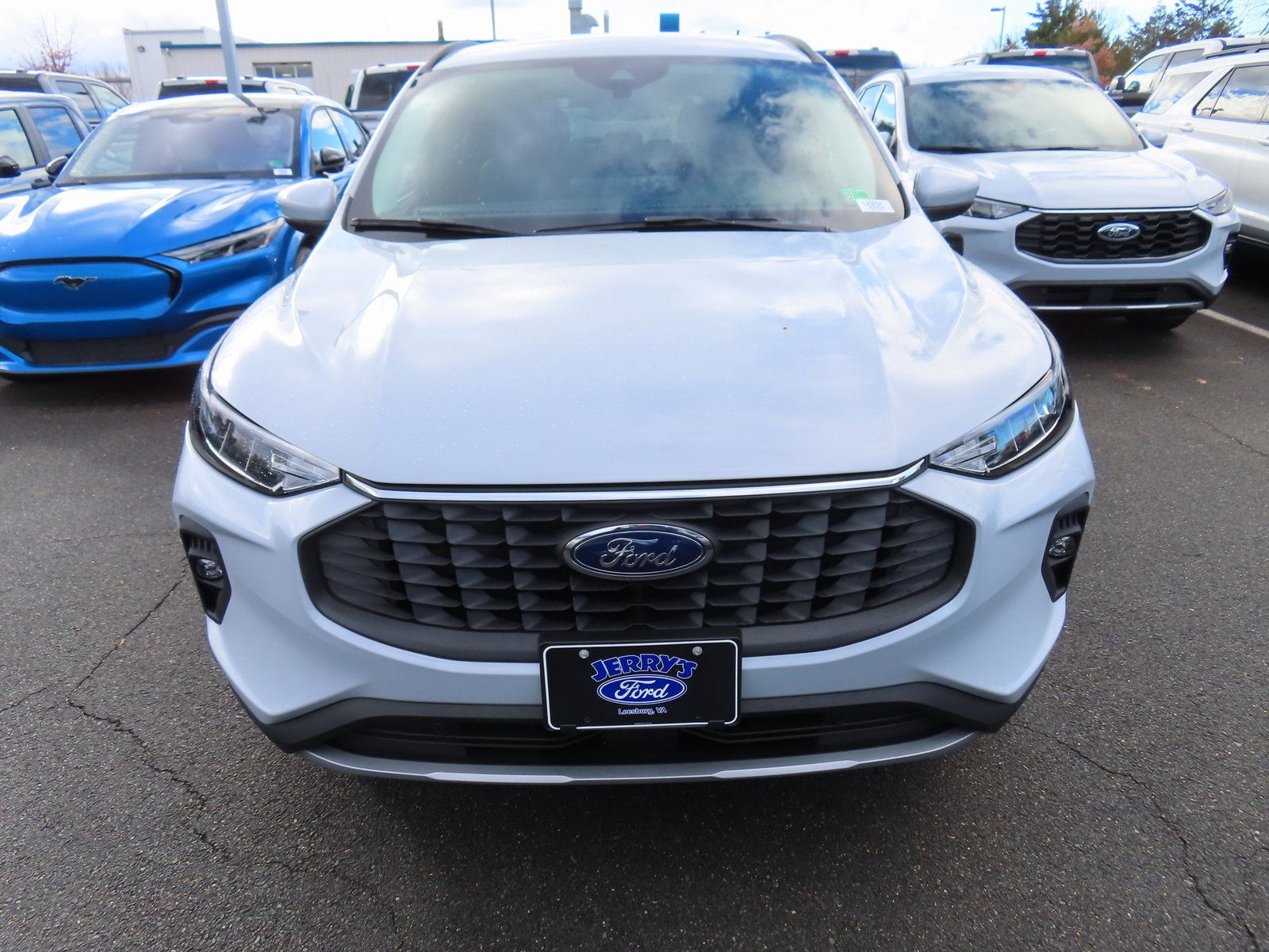 New 2026 Ford Escape SE image 2