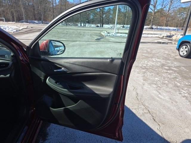 Used 2023 Buick Encore GX Select w/ Sport Touring Package image 30