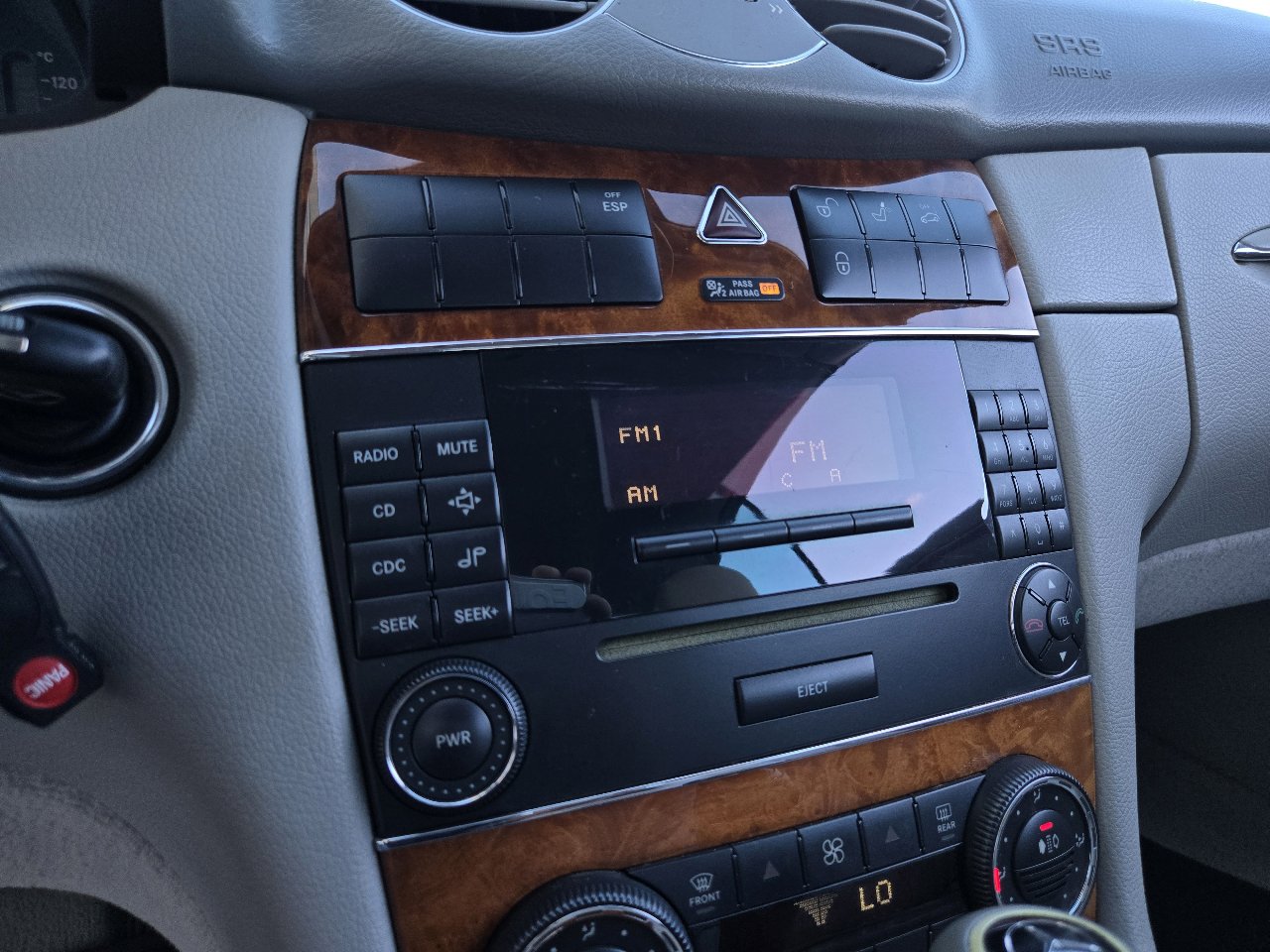 Used 2005 Mercedes-Benz CLK 500 Cabriolet image 35