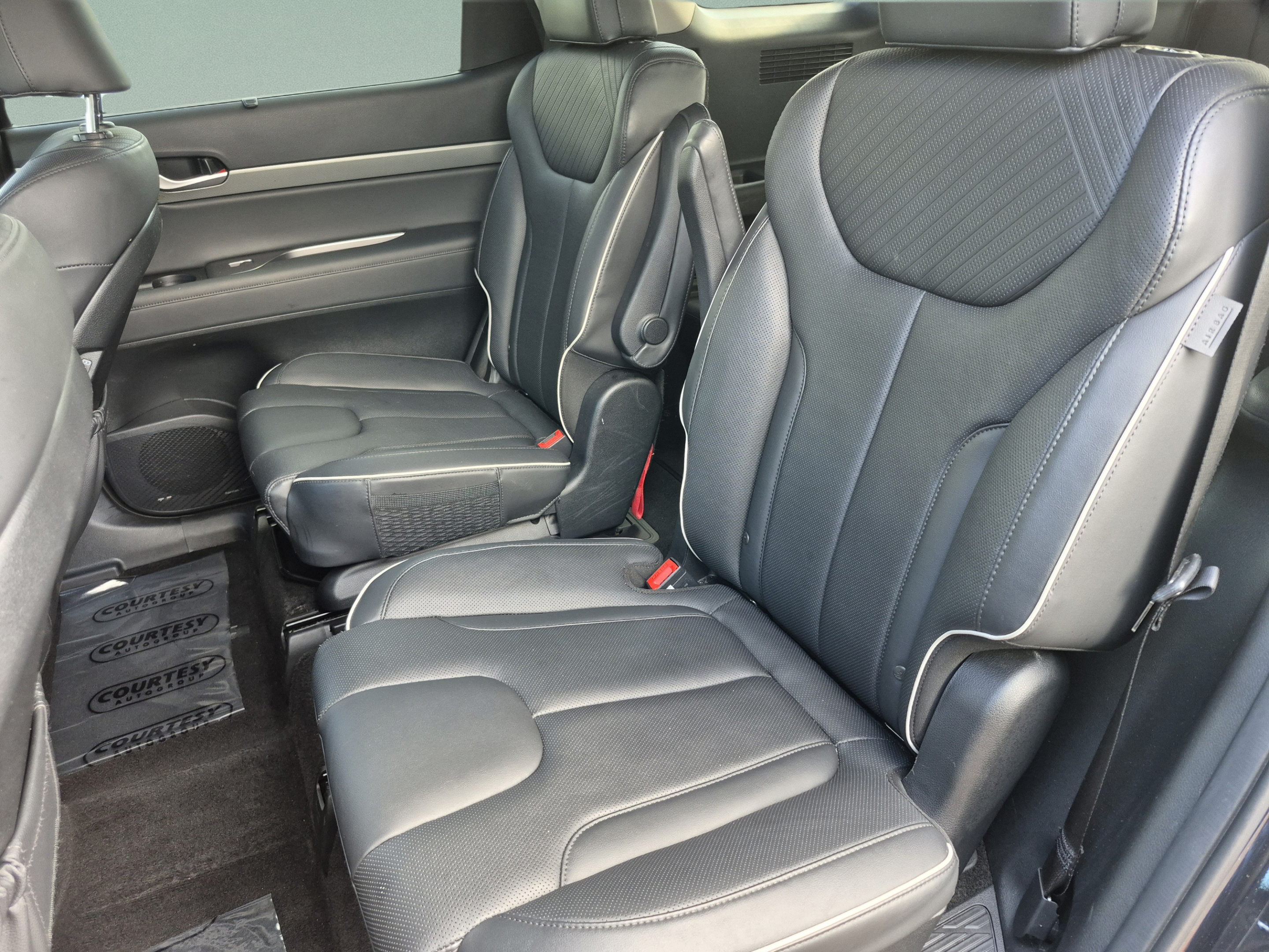 Certified 2024 Hyundai Palisade SEL w/ Premium Package FWD image 17
