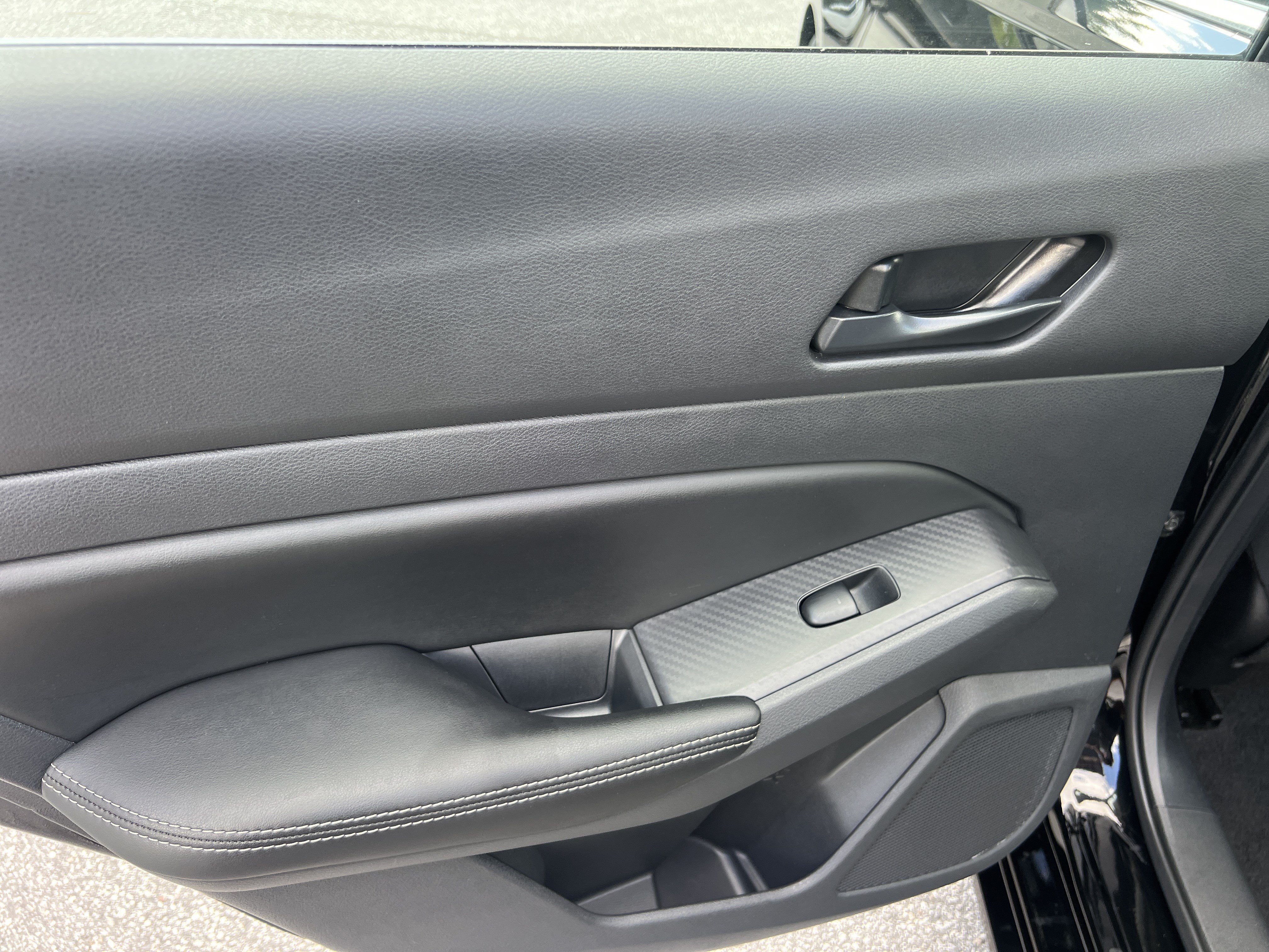 Used 2025 Nissan Altima 2.5 SV FWD image 27