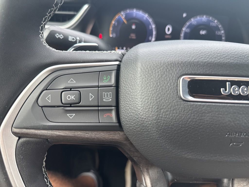 New 2025 Jeep Grand Cherokee Limited w/ Luxury Tech Group II image 18