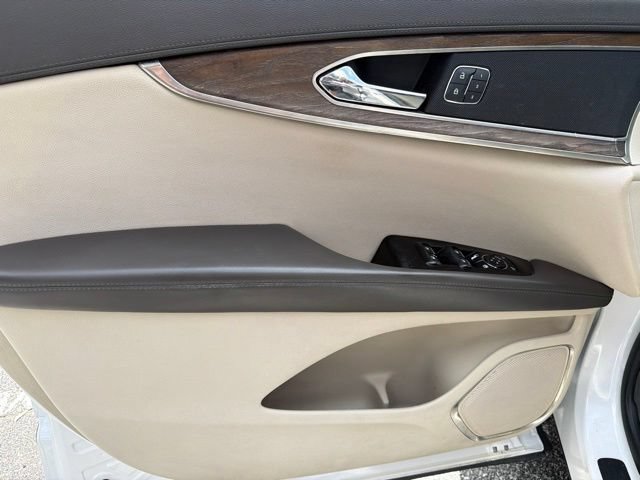 Used 2018 Lincoln MKX Reserve w/ Lincoln MKX Climate Package AWD/4WD image 11