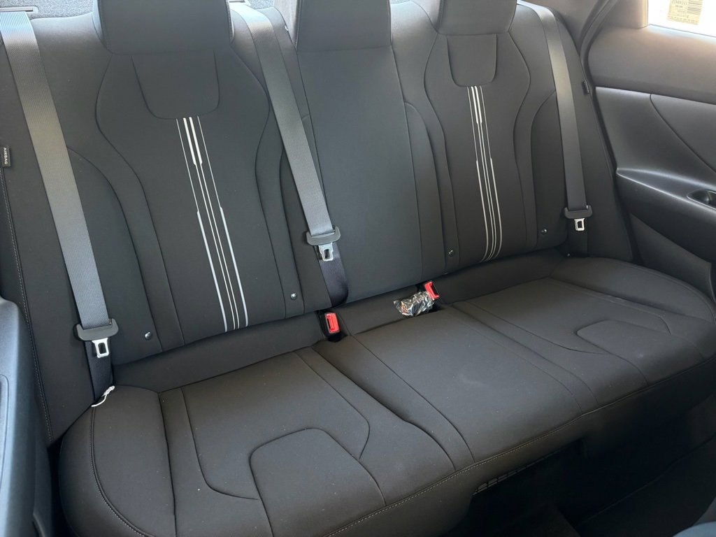 New 2025 Hyundai Elantra SEL image 16