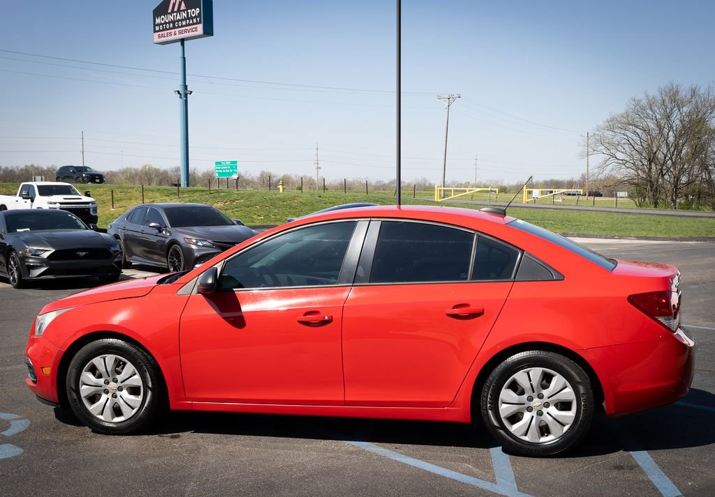 Used 2016 Chevrolet Cruze LS image 5