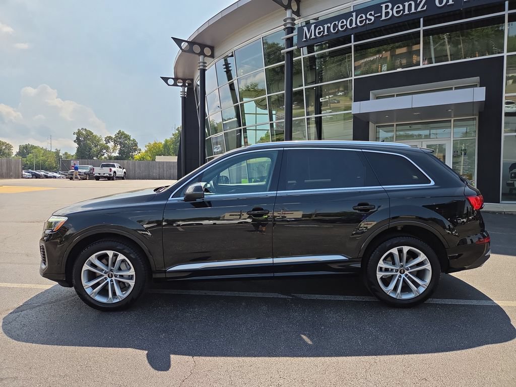 Used 2025 Audi Q7 3.0T Premium Plus AWD/4WD image 2