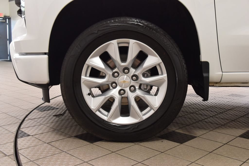 Used 2024 Chevrolet Silverado 1500 Custom AWD/4WD image 27