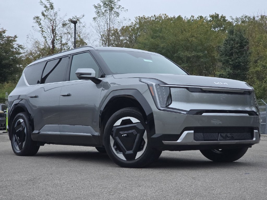 Used 2024 Kia EV9 Land AWD/4WD image 1