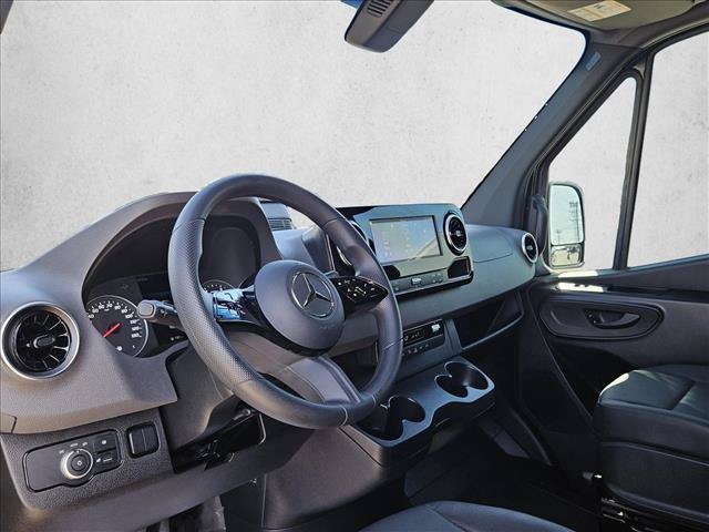 Used 2025 Mercedes-Benz Sprinter 2500 image 13