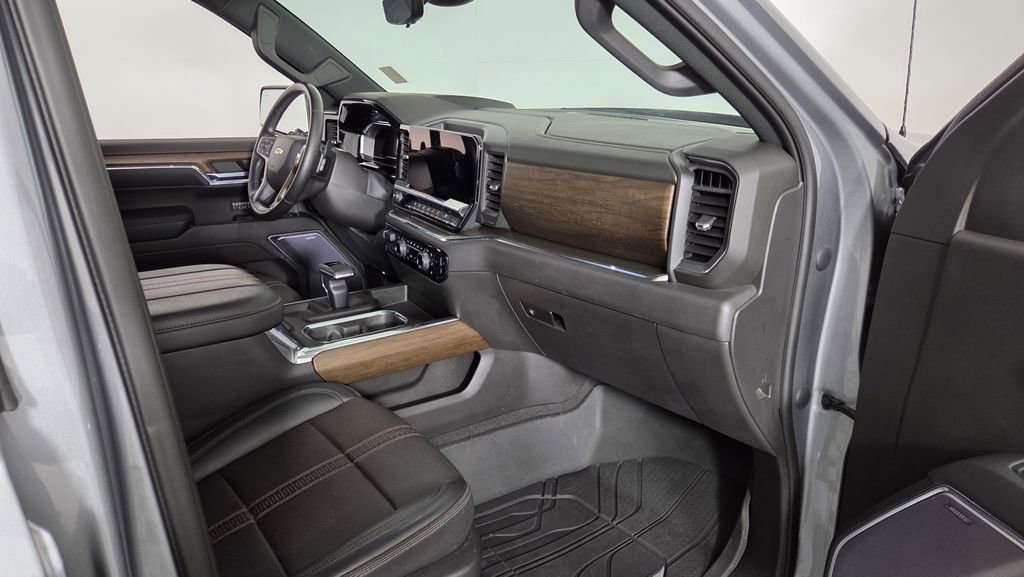 Used 2023 Chevrolet Silverado 1500 High Country w/ High Country Premium Package image 34