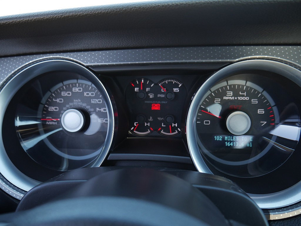 Used 2010 Ford Mustang Shelby GT500 RWD image 30