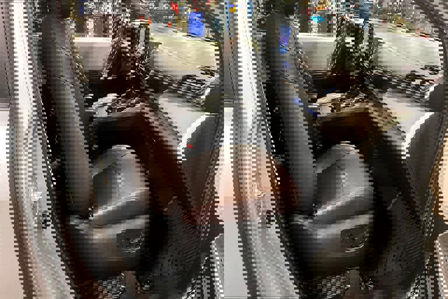 Used 2024 Toyota Sienna Platinum image 8