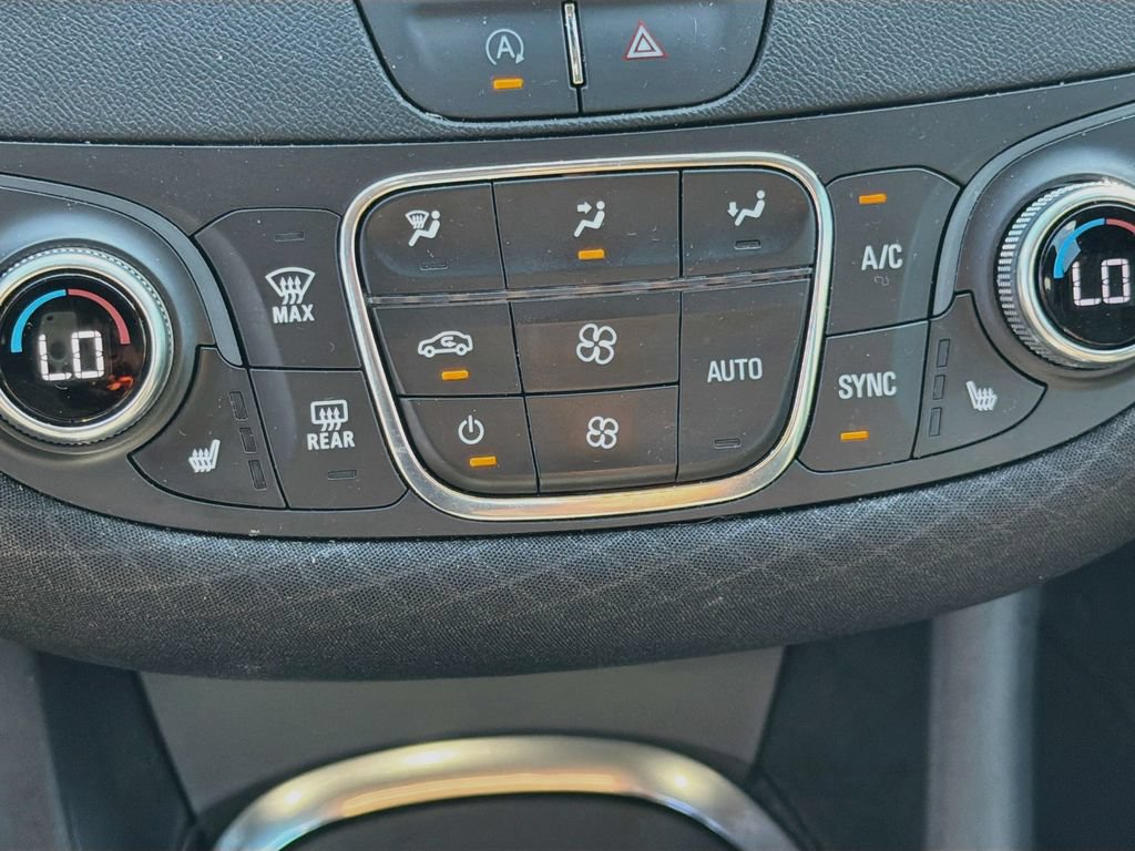Used 2021 Chevrolet Malibu LT FWD image 21