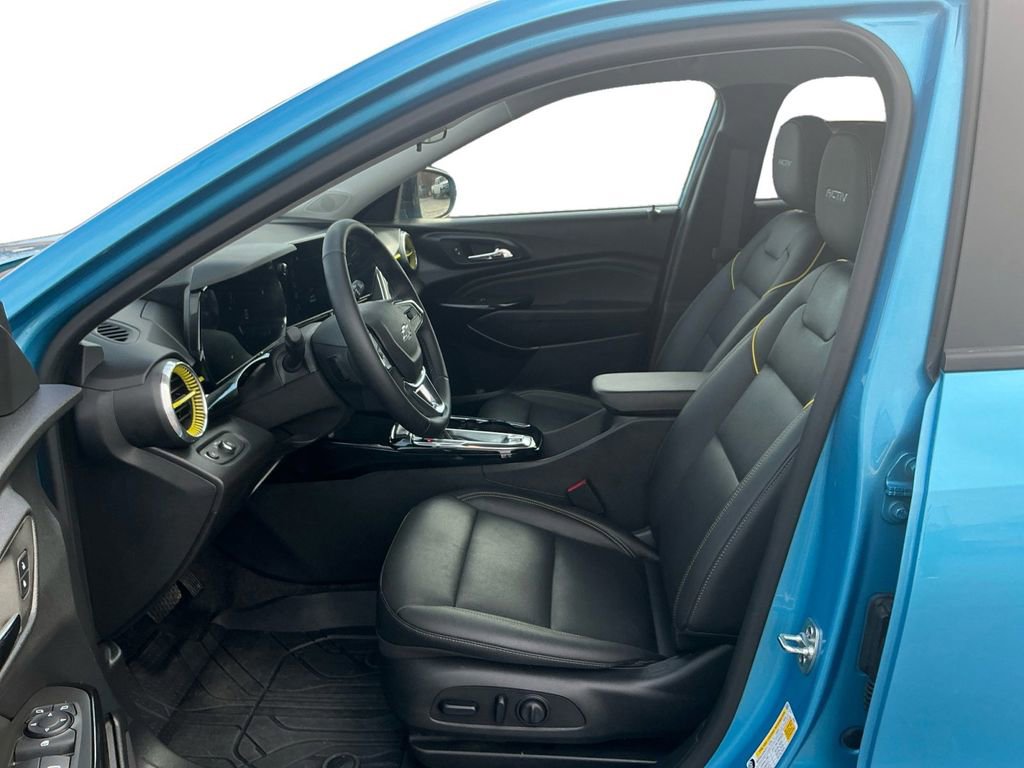 Used 2025 Chevrolet Trax ACTIV w/ Driver Confidence Package image 14