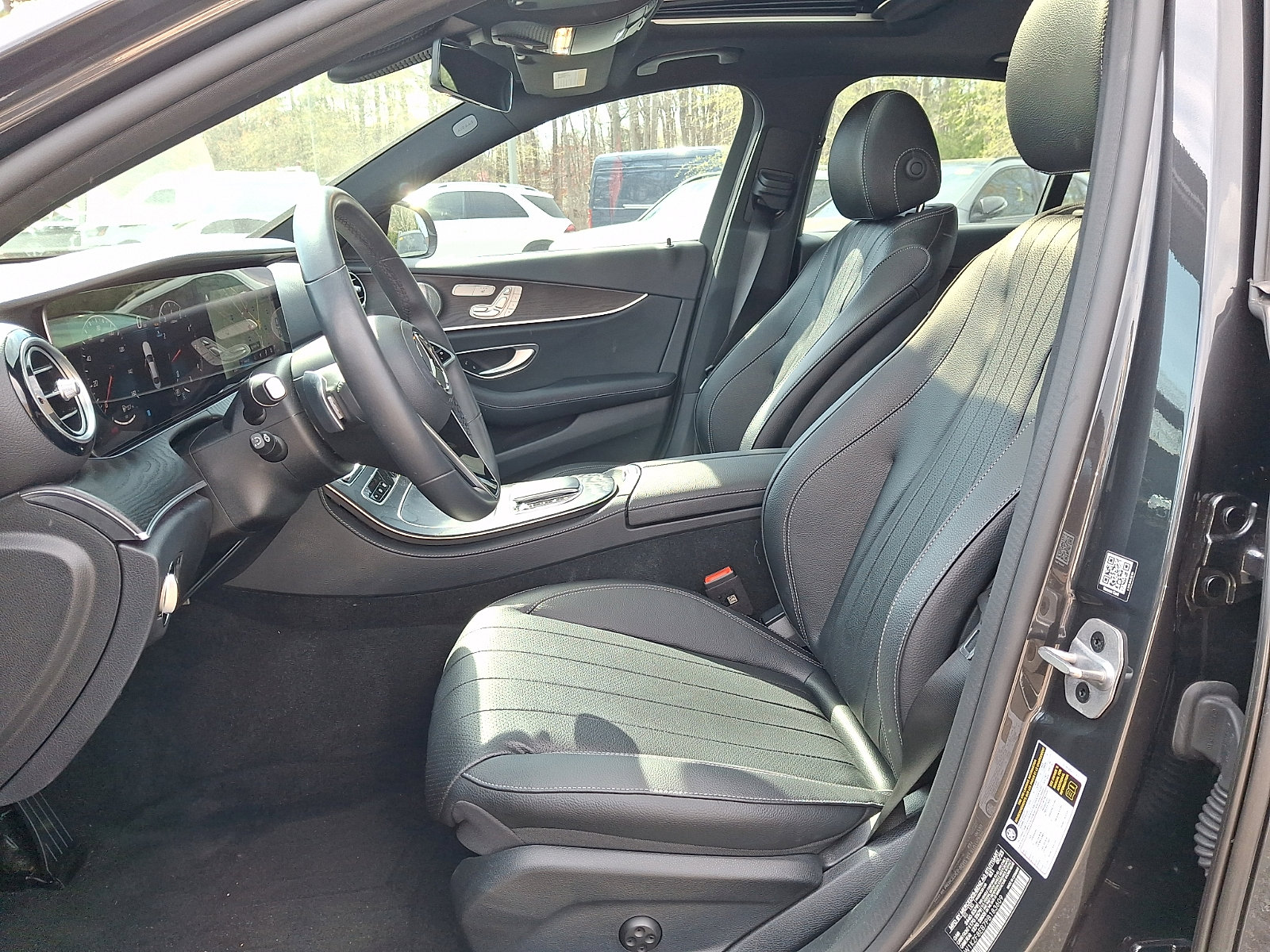 Used 2023 Mercedes-Benz E 350 4MATIC image 13