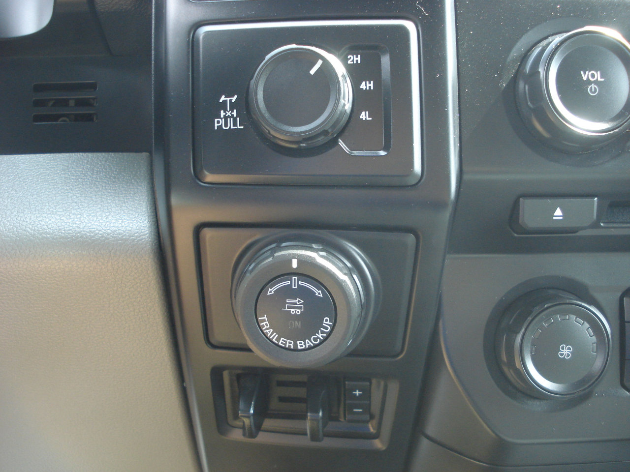 Used 2017 Ford F150 XL w/ Equipment Group 101A Mid image 37
