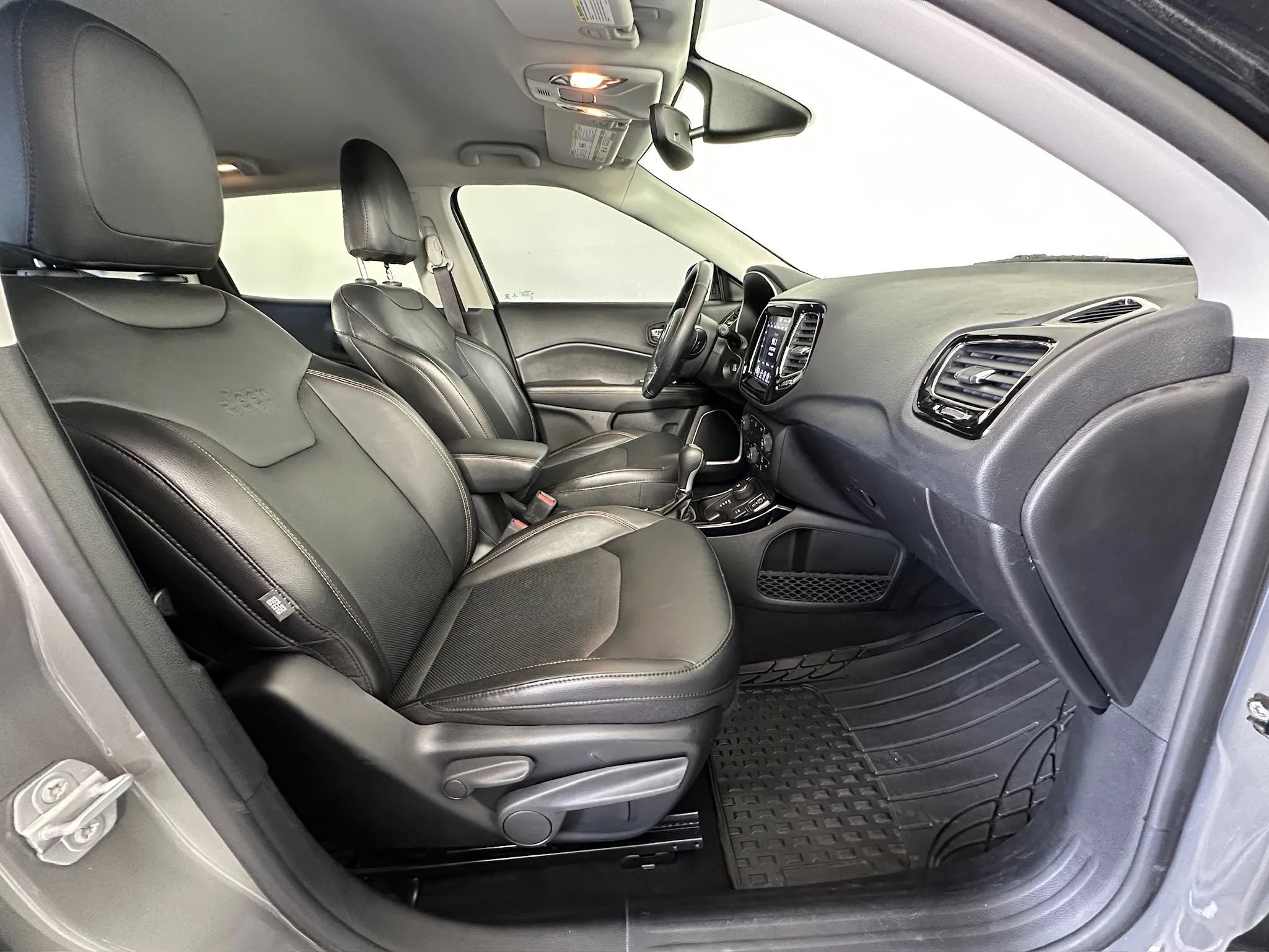 Used 2020 Jeep Compass Limited AWD/4WD image 30