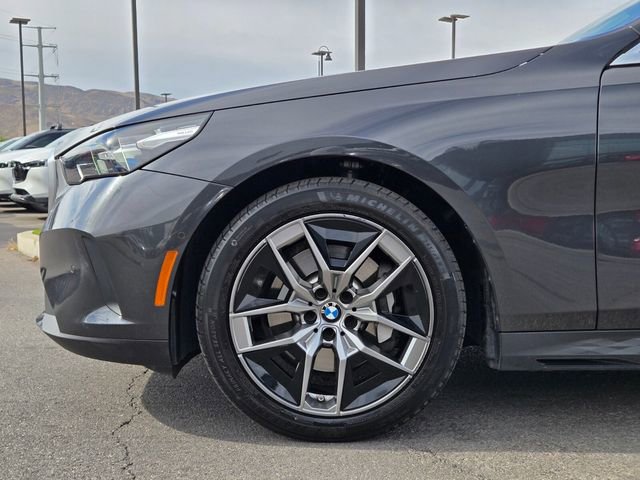 Used 2026 BMW 530i xDrive AWD/4WD image 9