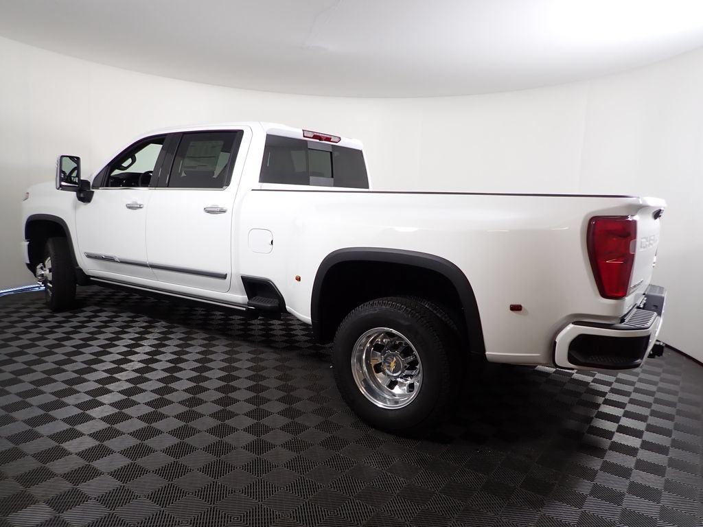 New 2026 Chevrolet Silverado 3500 High Country AWD/4WD image 13