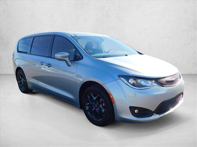 Used 2018 Chrysler Pacifica Touring Plus w/ S Appearance Package image 3