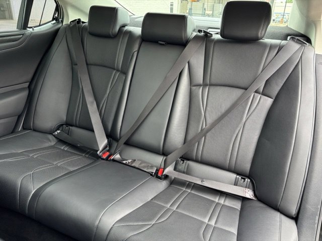Used 2023 Lexus ES 350 Ultra Luxury w/ Accessory Package (Z2) FWD image 25