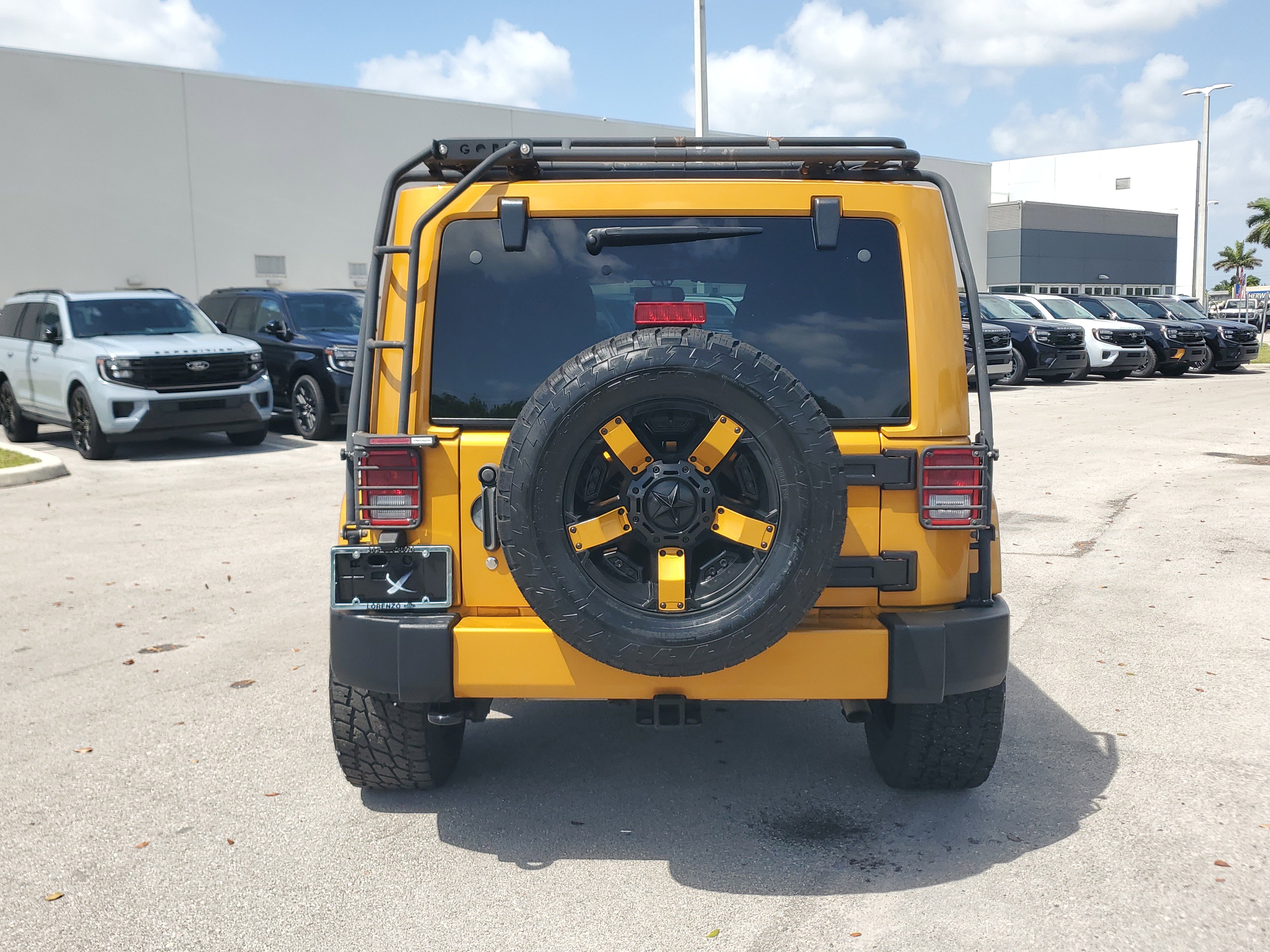 Used 2014 Jeep Wrangler Unlimited Sahara w/ Connectivity Group image 6