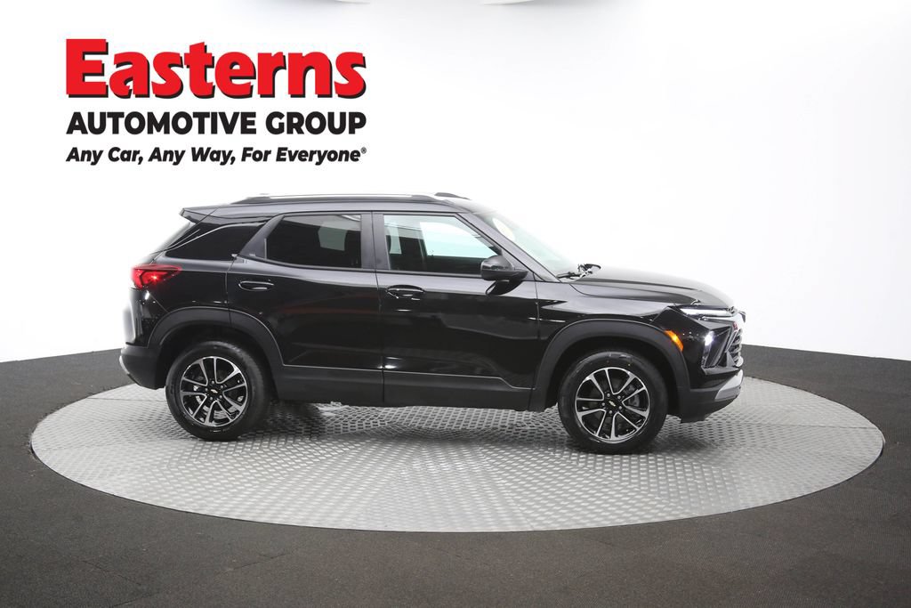 Used 2026 Chevrolet TrailBlazer LT w/ LT Cold Weather Package AWD/4WD image 45
