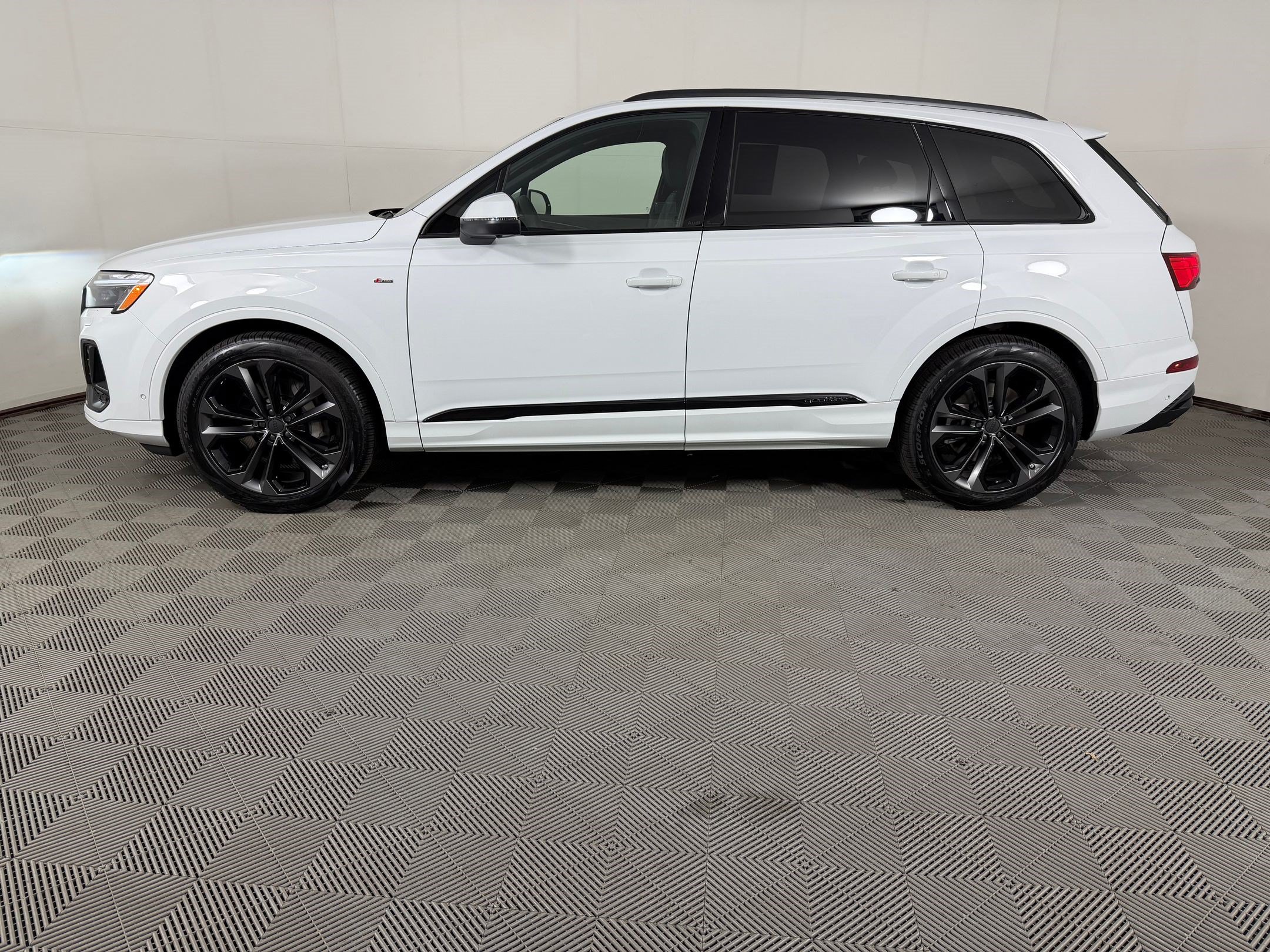 New 2026 Audi Q7 Premium Plus AWD/4WD image 2