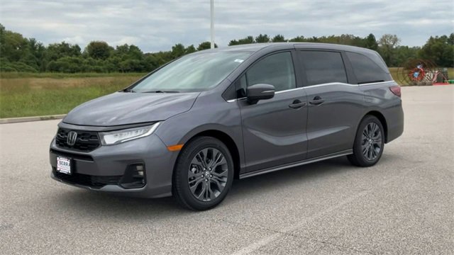 New 2026 Honda Odyssey Touring image 4