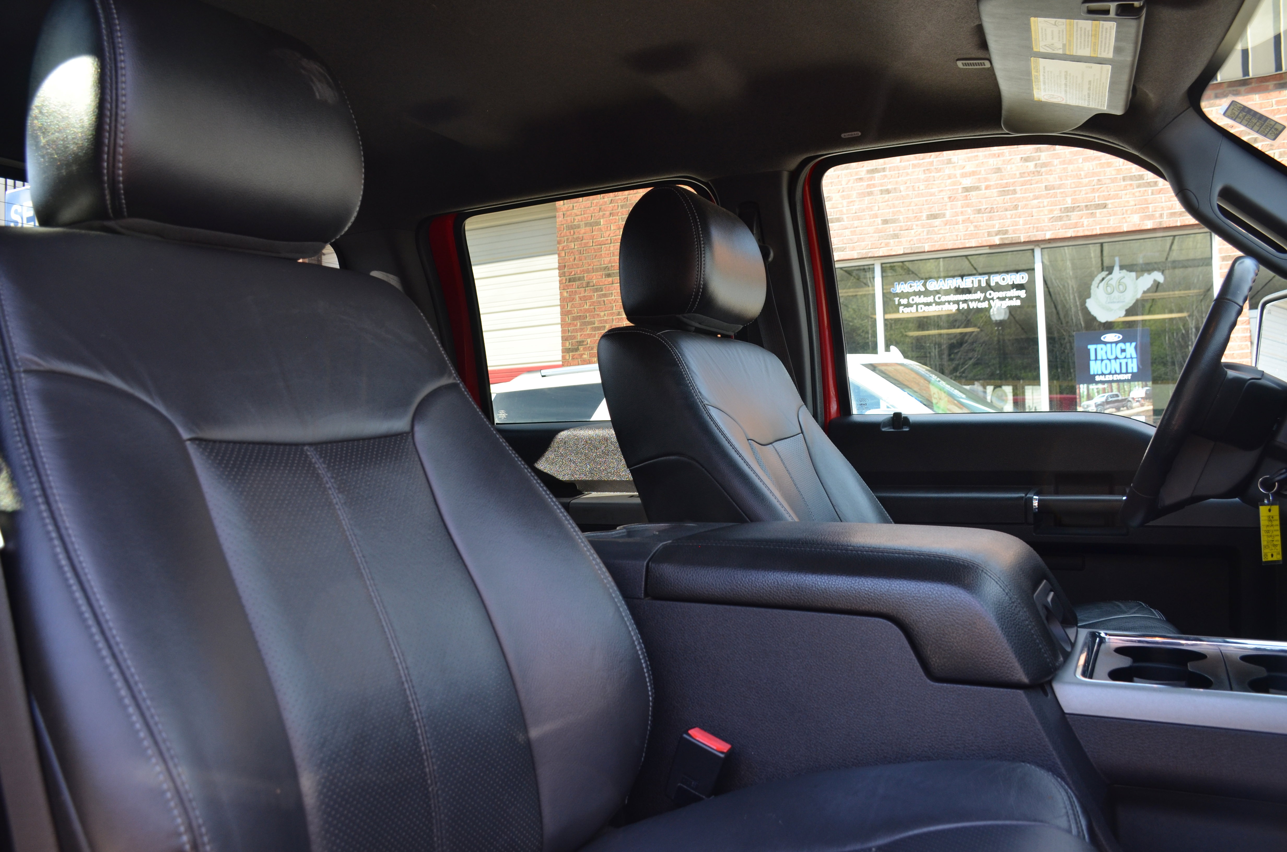 Used 2014 Ford F350 Lariat w/ Lariat Interior Package image 28
