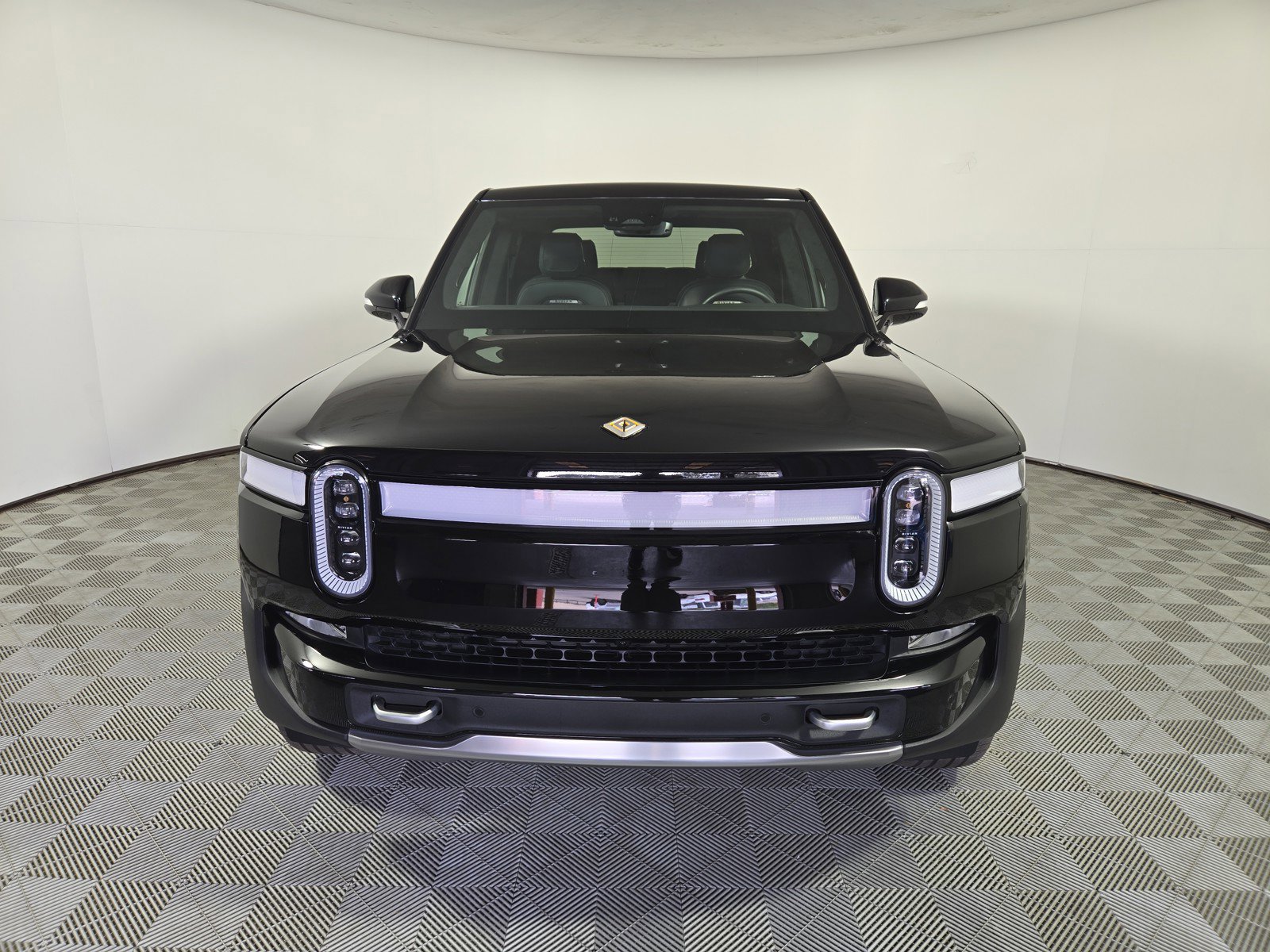 Used 2024 Rivian R1T Adventure AWD/4WD image 8