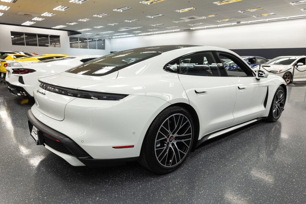 Used 2020 Porsche Taycan Turbo image 5