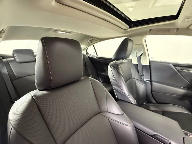 Certified 2025 Lexus ES 300h 300h w/ Premium Package image 35