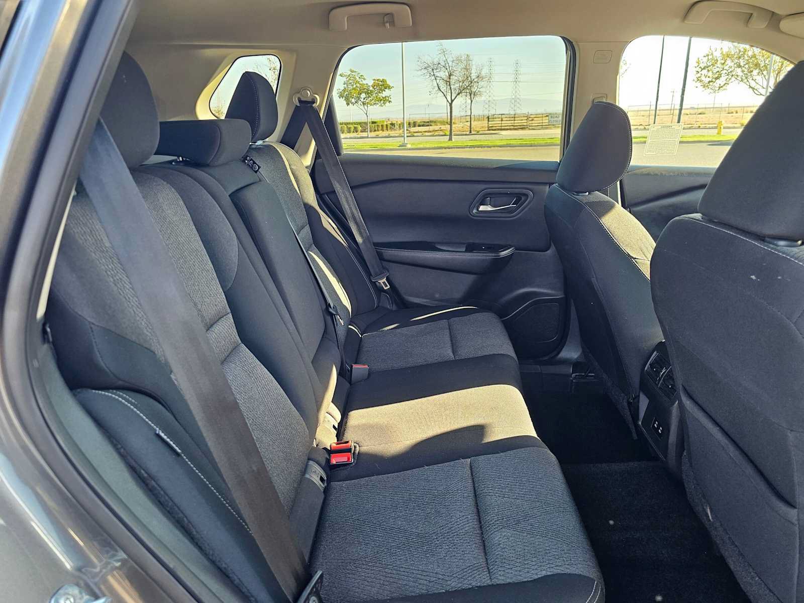 Used 2024 Nissan Rogue SV FWD image 12