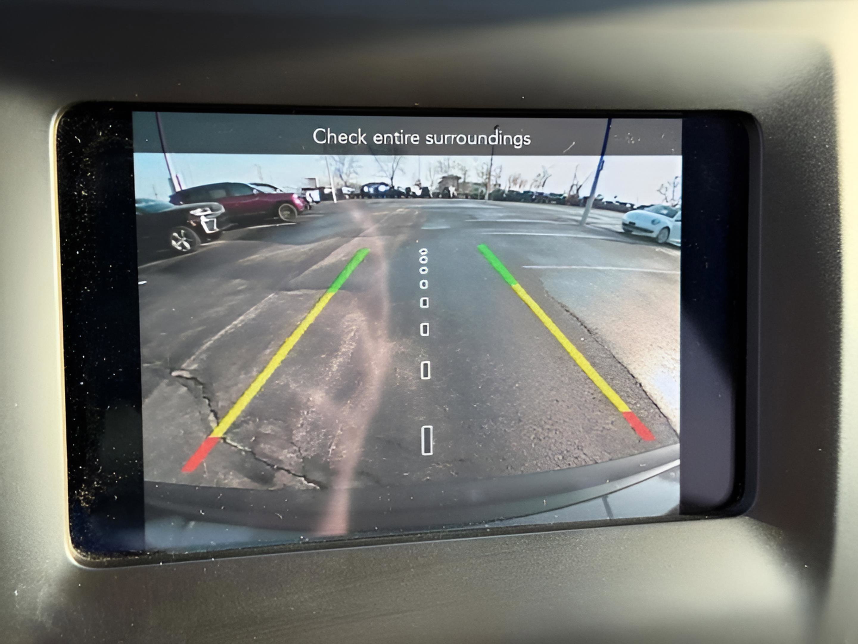 Used 2019 Jeep Cherokee Latitude Plus w/ Cold Weather Group AWD/4WD image 22