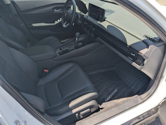 Used 2024 Honda Accord Touring image 12