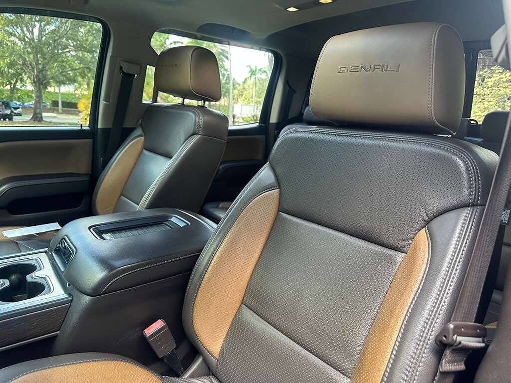 Used 2017 GMC Sierra 2500 Denali w/ Duramax Plus Package AWD/4WD image 14