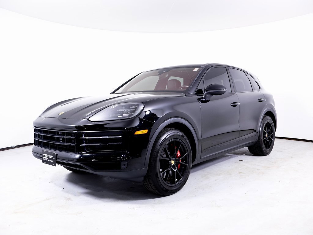 Certified 2024 Porsche Cayenne image 1