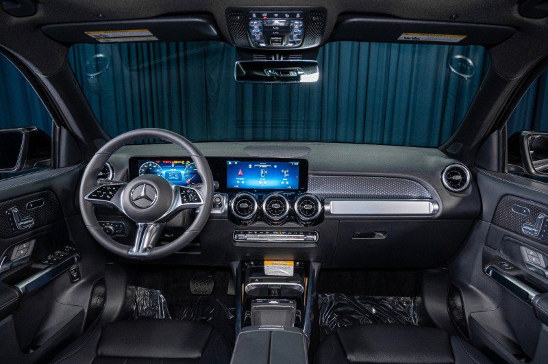 New 2026 Mercedes-Benz GLB 250 image 13